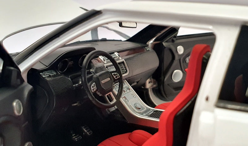 GT Autos 1/18 Scale Model Car RN141280 - 2011 Range Rover Evoque - White