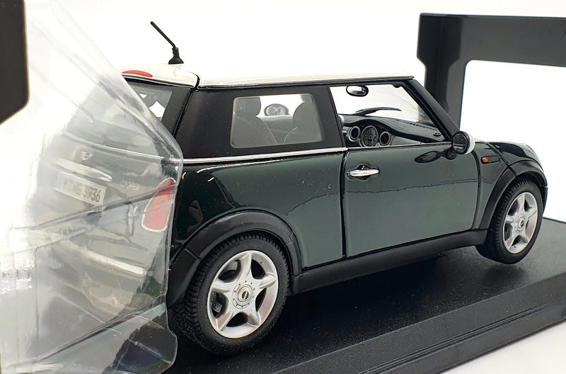 Maisto 1/18 Scale Model Car 31619 - Mini Cooper - Green/White