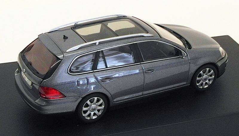 Autoart 1/43 Scale Model Car 25218A - 2007 VW Golf Variant - Platinum Gray