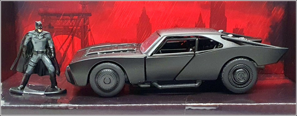 Jada Toys 1/32 Scale 32042 - Batman & Batmobile The Batman - Black