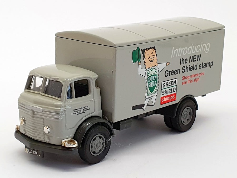Vanguards 1/64 Scale VA28001 - Commer Boxback Van - Green Shield