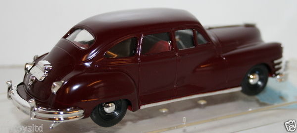 VITESSE 1/43 SCALE - 370 - CHRYSLER WINDSOR SEDAN 1947 - MAROON