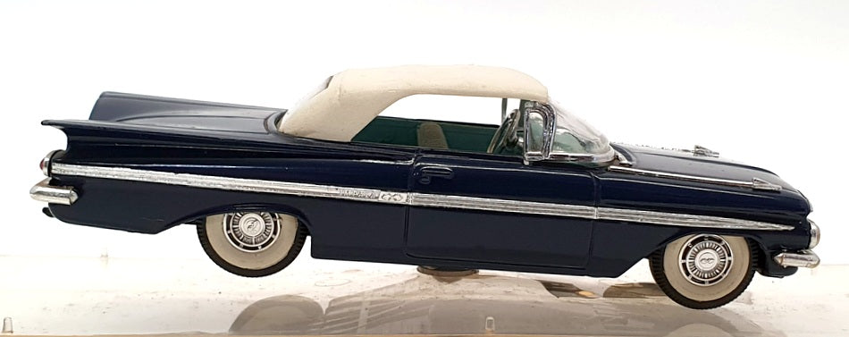 Vitesse 1/43 Scale 391 - 1960 Chevrolet Impala Closed Cabriolet - Blue/White