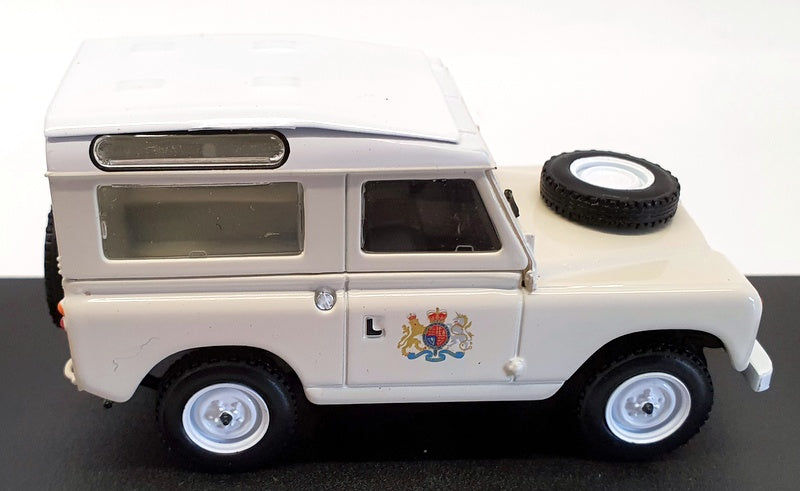 Greenlight 1/43 Scale 86562 - 1961 Land Rover 88 Series II Ace Ventura