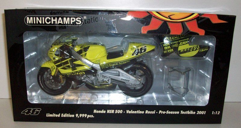 Minichamps 1/12 Scale 122 016946 Honda NSR 500 Nastro pre season testbike 2001