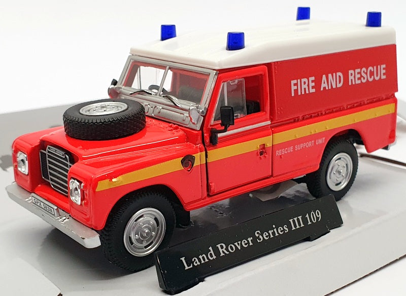 Cararama 1/43 Model 553940 - Land Rover Series 3 109 Hard Top Fire & Rescue