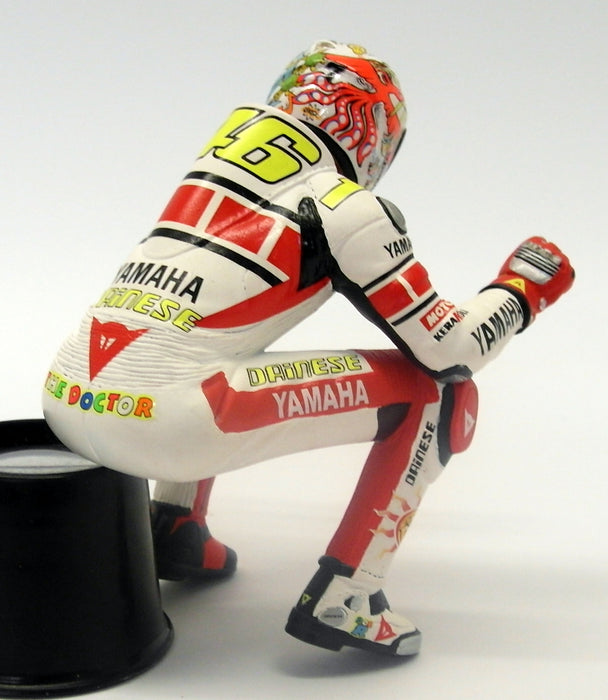 Minichamps 1/12 Scale 312 050186 Valentino Rossi Figurine Riding Valencia 2005