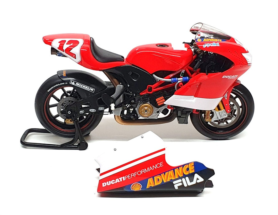 Minichamps 1/12 Scale 122 031412 - Ducati Desmosedici T. Bayliss MotoGP 2003