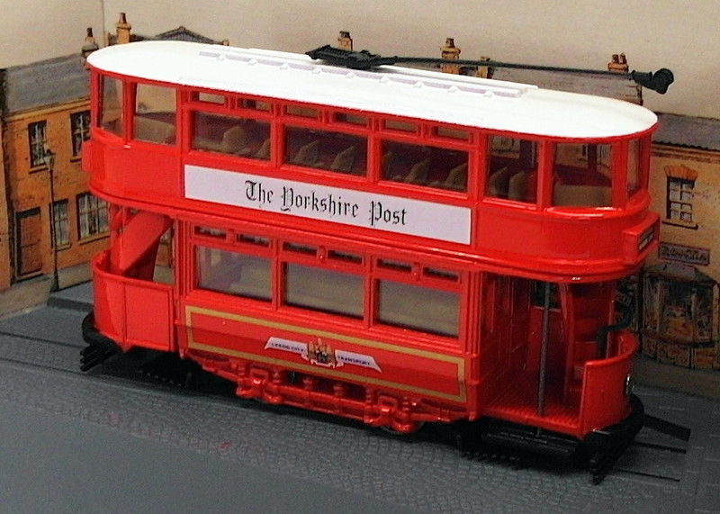 Corgi 1/76 Scale Model Tram C992/1 - Tramcar - Leeds Co Tramways