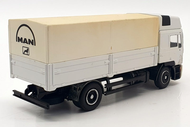 Conrad 1/50 Scale - Mat103 - MAN F2000 Covered Truck & Trailer - White