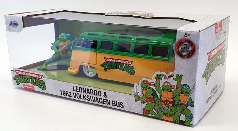 Jada 1/24 Scale 31786 - 1962 Volkswagen Bus & Leonardo Teenage Mutant Turtles