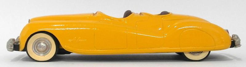 Brooklin 1/43 Scale BRK8 004  - 1940 Chrysler Newport Le Baron Signal Amber