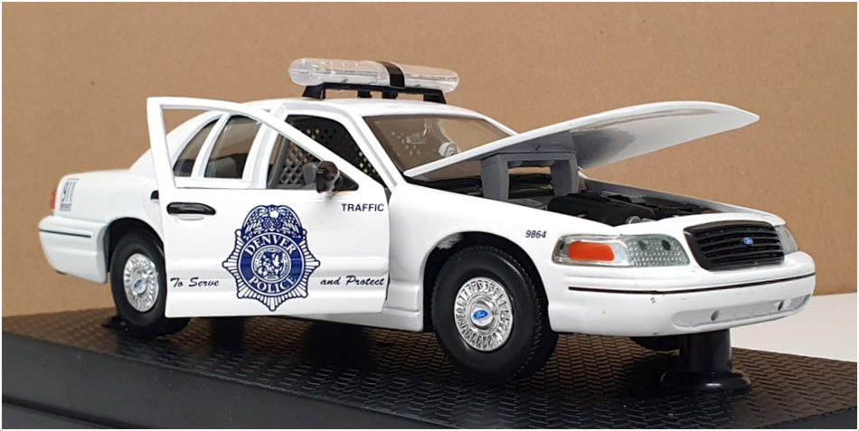 Classic Metal Works 1/24 Scale 23822H - Ford Crown Victoria Police - Denver