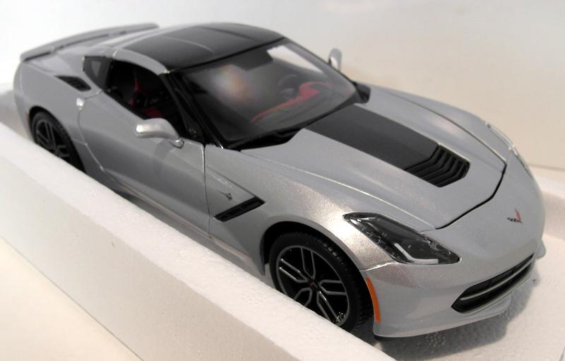 Maisto 1/18 scale Diecast - 38132 2014 Corvette Stingray Z51 Silver signature