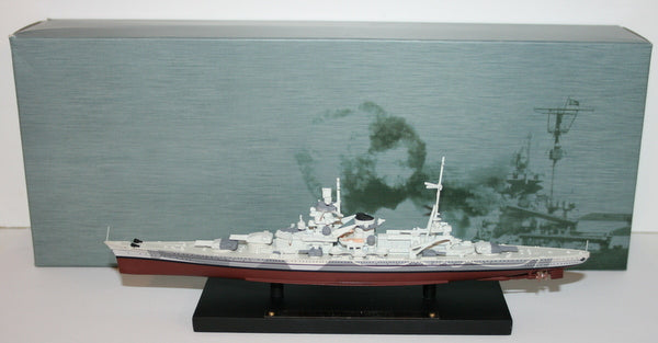 Nine Atlas Editions by Deagostini 'Legendary Warships of WWII' models plus a Marx Toys tank and Dink Nine Atlas Editions by Deagostini 'Legendary Warships of WWII' models plus a Marx Toys tank and Dink
