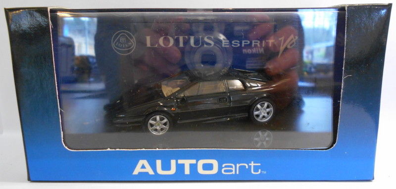 AutoArt 1/43 Scale Diecast AA55402 LOTUS ESPIRIT V8 1996 BLACK