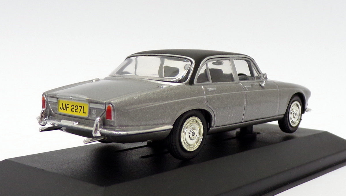 Vanguards 1/43 Scale VA08802 - Daimler Sovereign - Light Silver