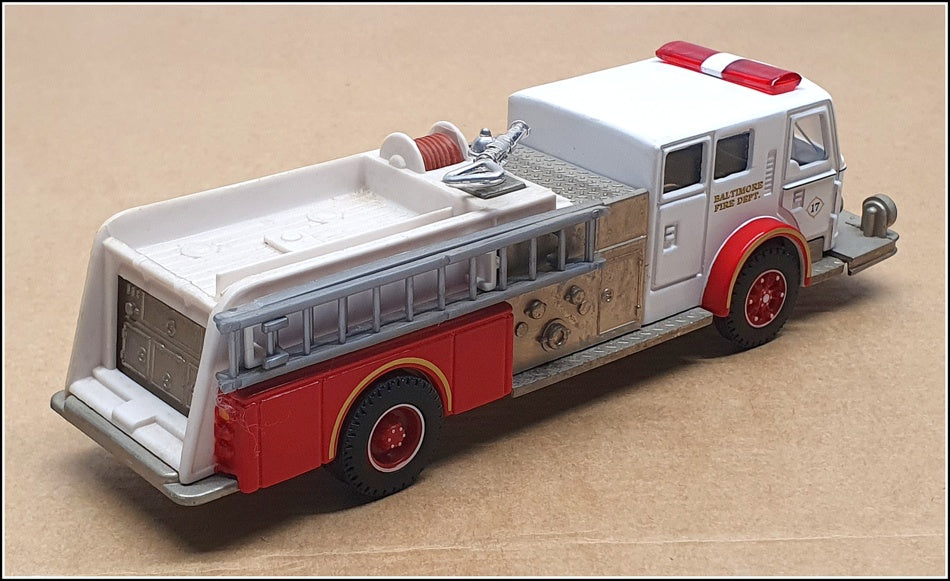 Corgi 1/50 Scale 51702 - American La France Pumper Baltimore - White/Red 