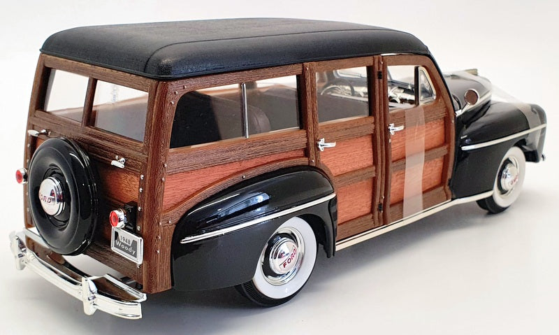 Lucky 1/18 Scale LDC20028BK - 1948 Ford Woody - Black