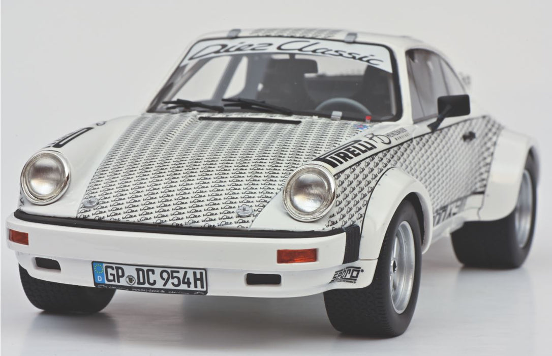 Schuco 1/18 Scale Diecast 450024900 - Porsche 911  Rorhl x 911 With Figure