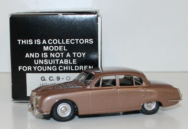 MILESTONE MINIATURES 1/43 GC9 - 1962-1970 JAGUAR S TYPE - BRONZE
