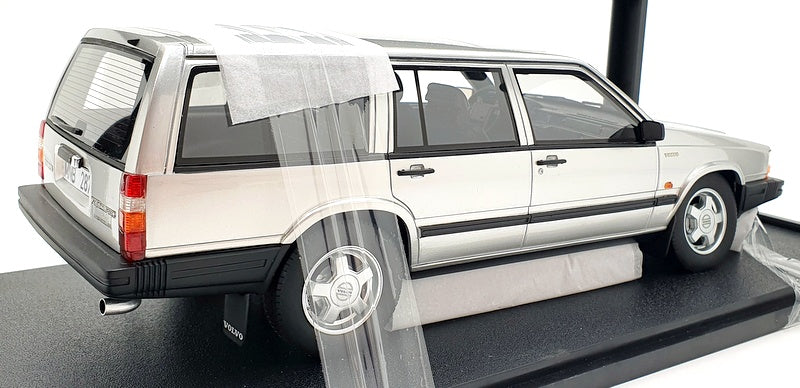 Cult Models 1/18 Scale CML088-2 - Volvo 740 Turbo Estate - Silver Metallic