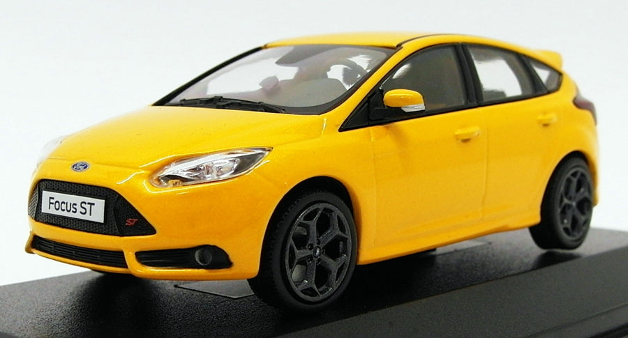 Minichamps 1/43 Scale Model Car FF01 - Ford Focus ST - ORANGE