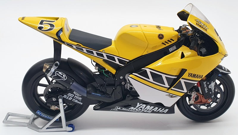 Minichamps 1/12 Scale Motorcycle 122053095 - Yamaha YZR M1 C Edwards Laguna 2005