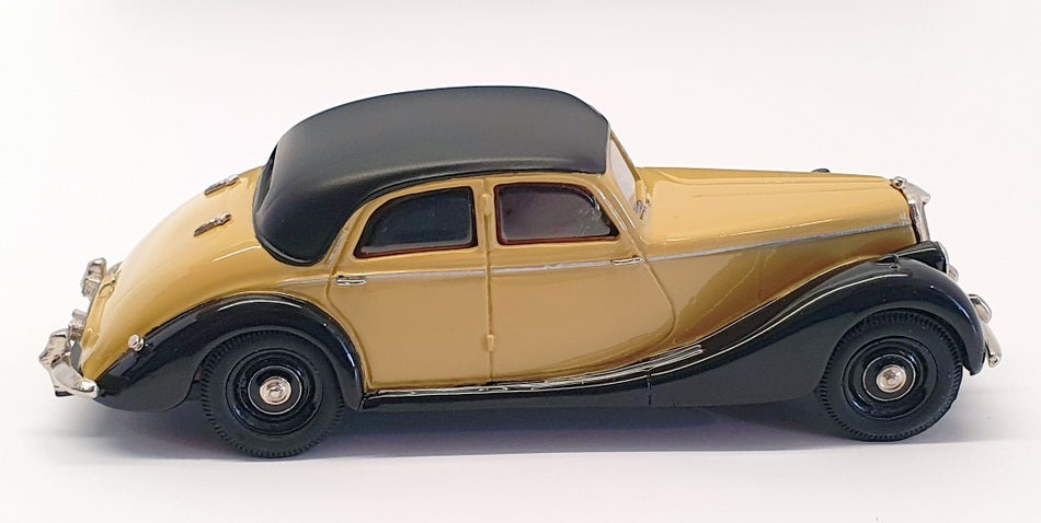 Crossway Models 1/43 Scale CMM10 - Riley RMB Saloon - Almond/Black