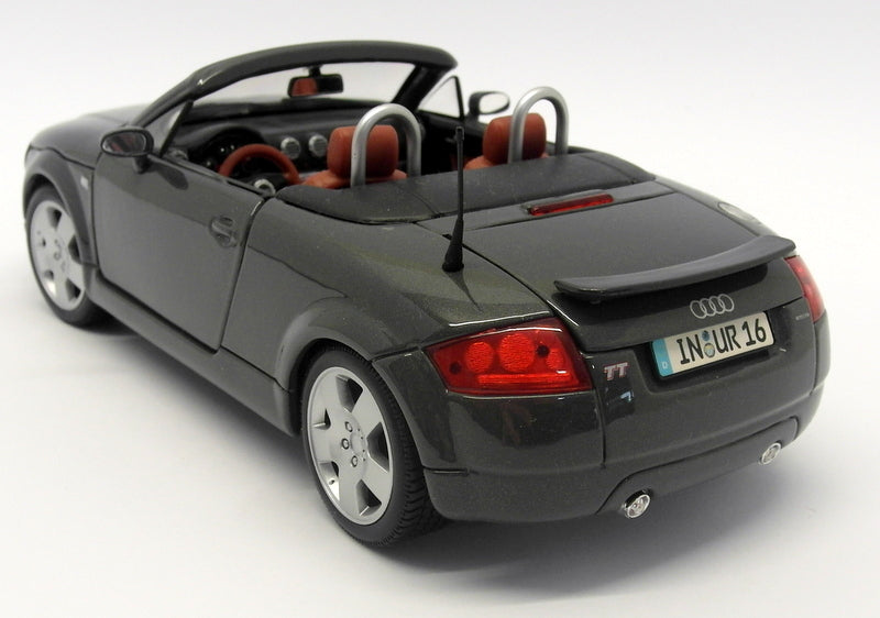 Maisto 1/18 Scale Model Car - 31878 Audi TT Roadster Metallic Grey