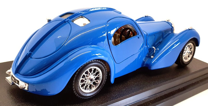 Burago 1/24 Scale Model Car 1503 - 1936 Bugatti Atlantic - Blue
