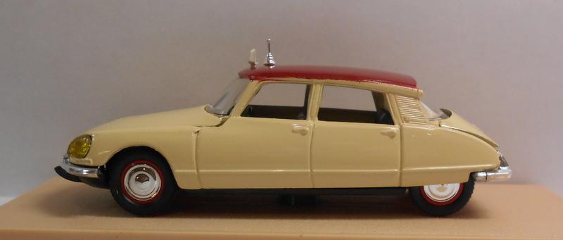 Eligor 1/43 Scale Diecast Model 1125 CITROEN DS 21 1967 TAXI PARISIEN