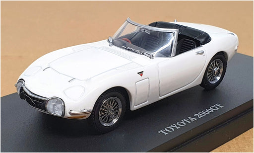 Kyosho 1/43 Scale Diecast 03033W - Toyota 2000GT Open - White