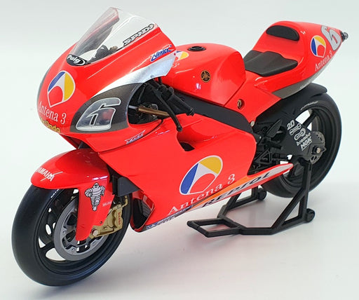 Minichamps 1/12 Scale 122 026320 - Yamaha YZR 500 Pere d'Antin MotoGP  2002