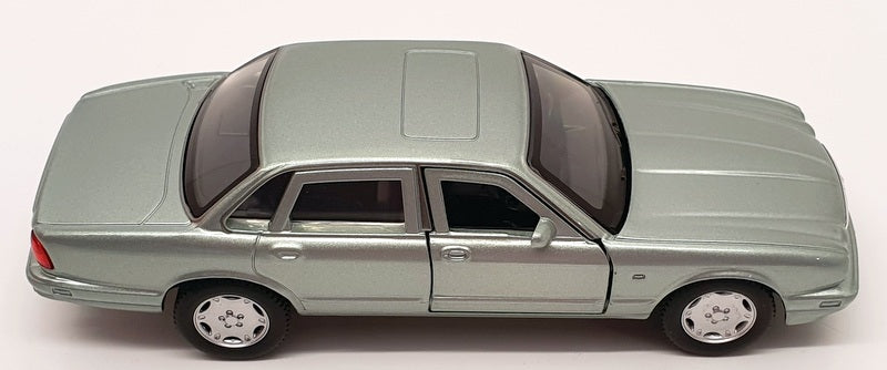 Tayumo 1/36 Scale Pull Back & Go 36100021 - Jaguar XJ6 - Seafrost