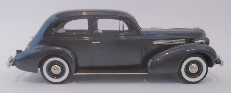 Brooklin Models 1/43 Scale BC019 - 1937 Buick 2-Door Plain Back Sedan Grey