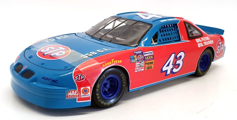 Ertl 1/18 Scale Diecast 7803 - Pontiac Bobby Hamilton #43 STP