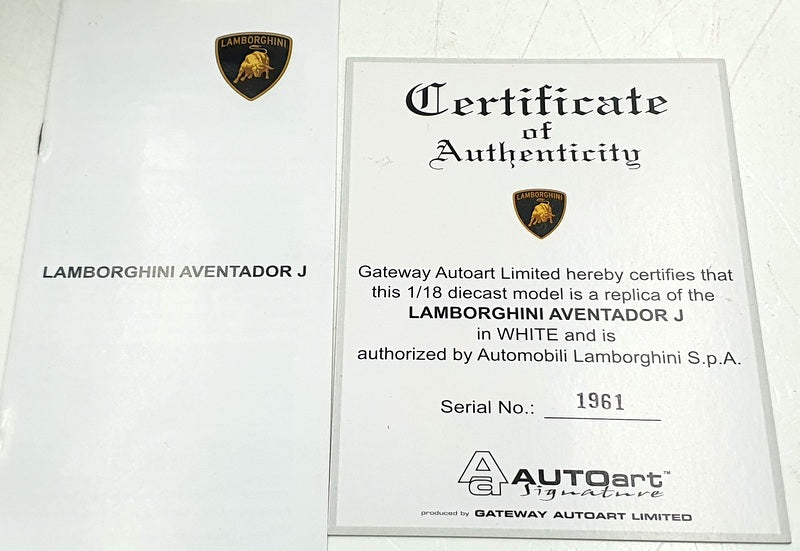 Autoart 1/18 Scale Diecast 74674 - Lamborghini Aventador J - White