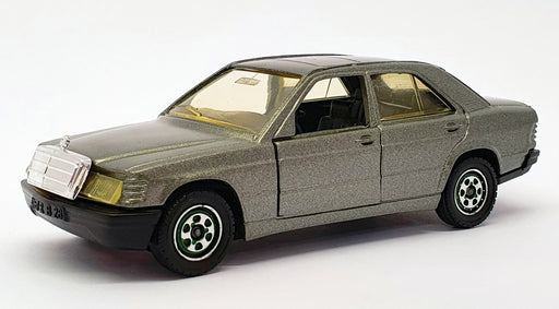 Solido 1/43 Scale Model Car 1337 - Mercedes Benz 190 - Metallic Green