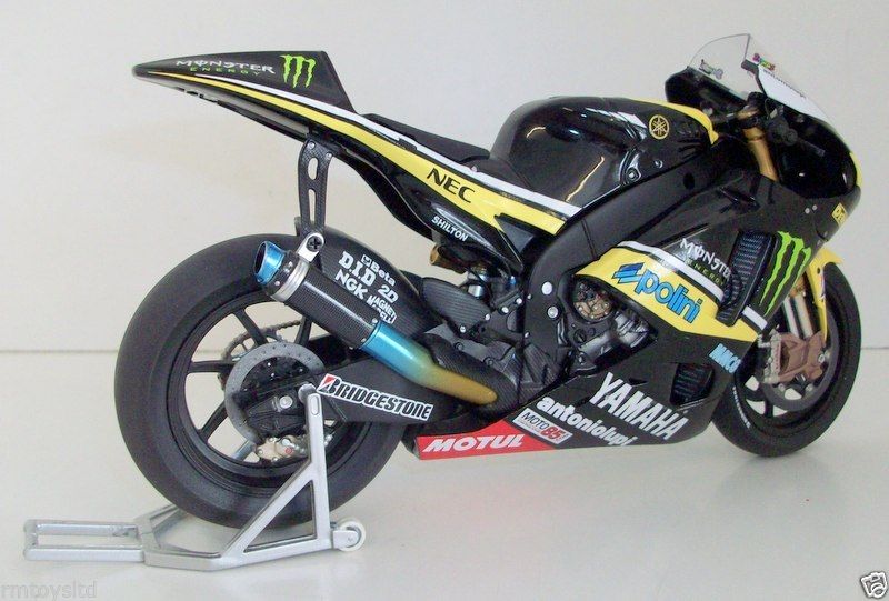 MINICHAMPS 1/12 - 122 093052 YAMAHA YZR-M1 TECH-3 JAMES TOSELAND MOTO GP 2009