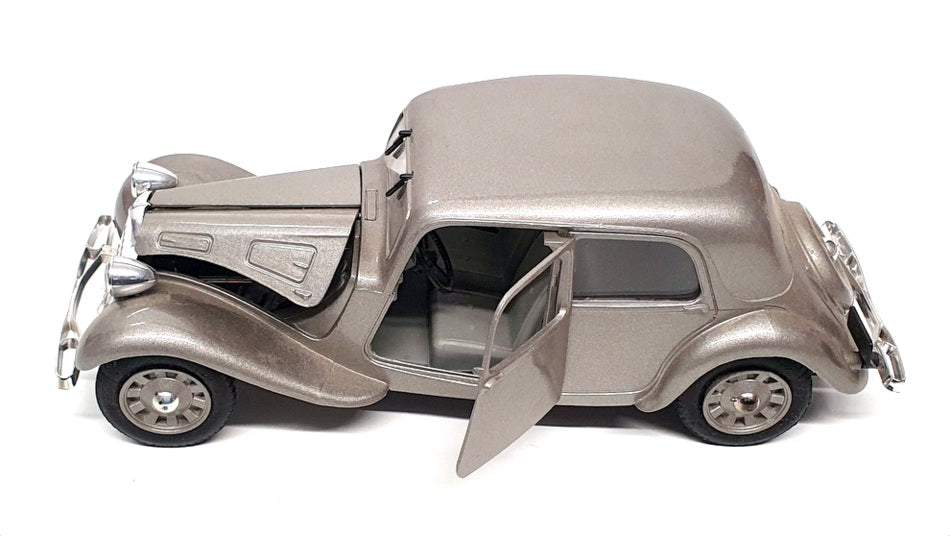Eligor 1/20 Scale Diecast 3001 - 1938 Citroen Traction - Grey
