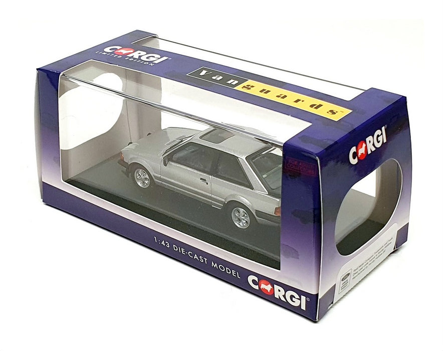 Vanguards 1/43 Scale VA11017 - Ford Escort Mk3 XR3i - Strato Silver
