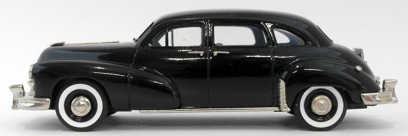 Brooklin 1/43 Scale BRK89  - 1949 Checker Limousine Black
