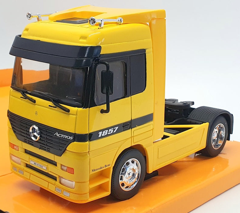 Welly 1/32 Scale Model Car 32280W - Mercedes Benz Actros - Yellow