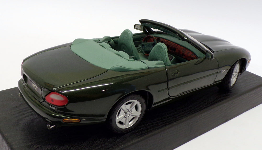 Maisto 1/18 Scale Model Car 31836 - Jaguar XK8 Convertible - Green