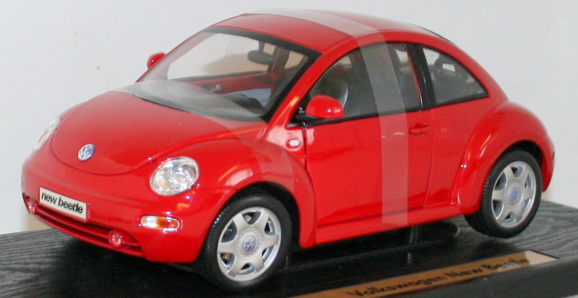MAISTO 1/18 - 31875 VOLKSWAGEN NEW BEETLE - RED