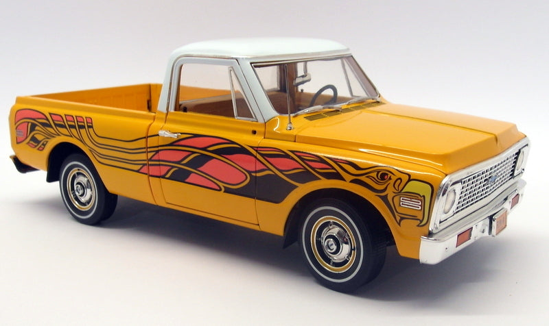 Highway 61 1/18 Scale - 50879 Chevy Fleetside Pickup Yellow Eagle