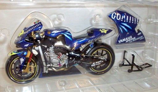 Minichamps 1/12 Scale - 122 043017 Yamaha YZR-M1 Fortuna Gauloises Tech3 N. Abe