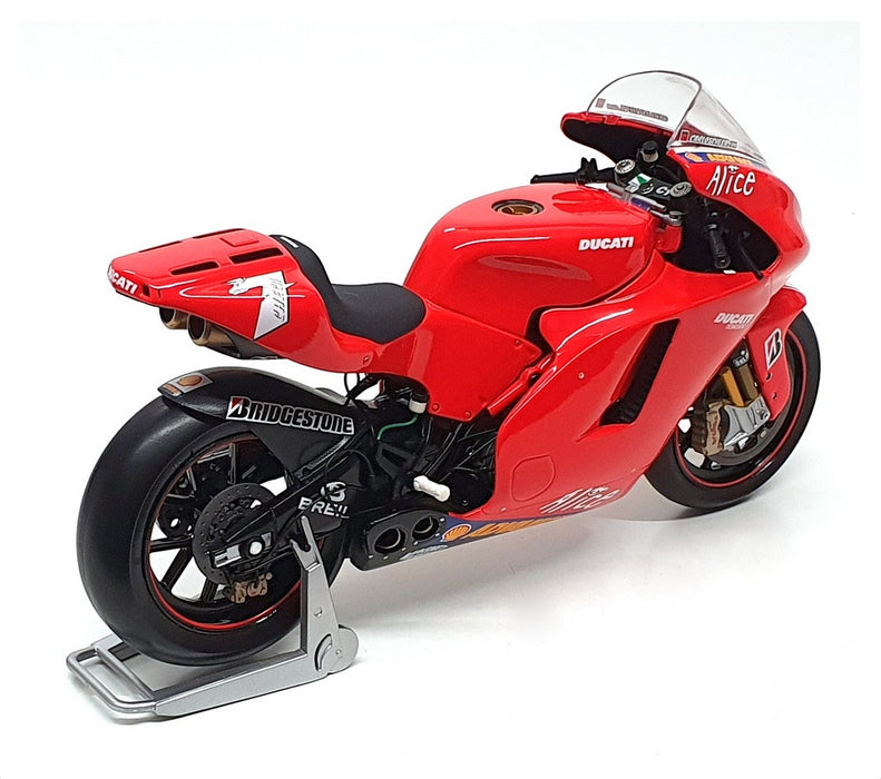 Minichamps 1/12 Scale 122 050007 - Ducati Desmosedici C. Checa MotoGP 2005