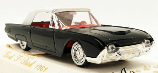 Solido 1/43 Scale Model Car 4505 - 1961 Ford T-Bird - Black/White